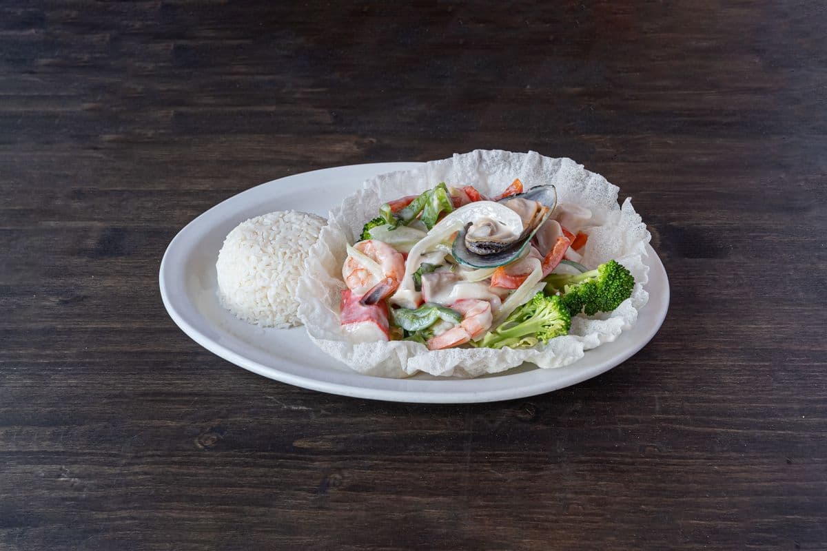 Assiette fleur du pacifique / Pacific Flower Plate (À la carte)