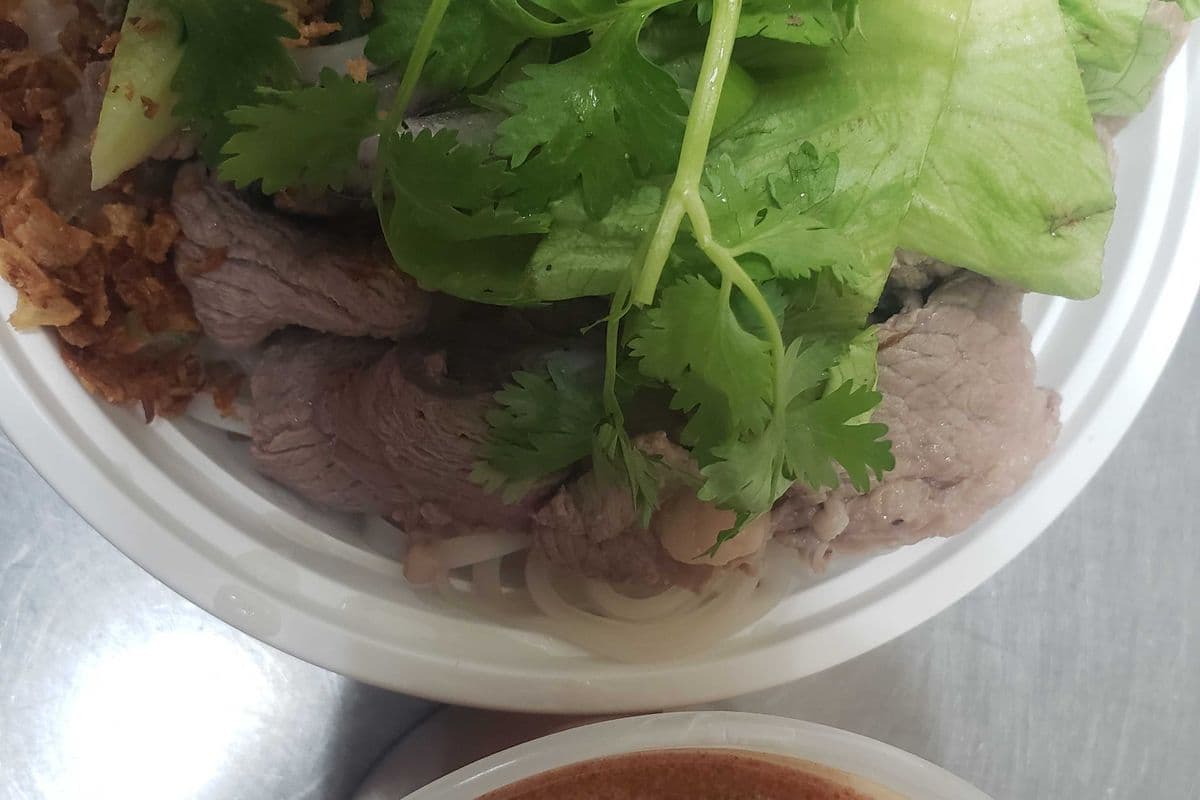 T5. Satay Beef Noodle Soup