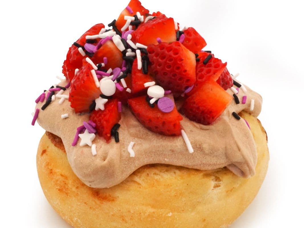Sparkle Berry Roll