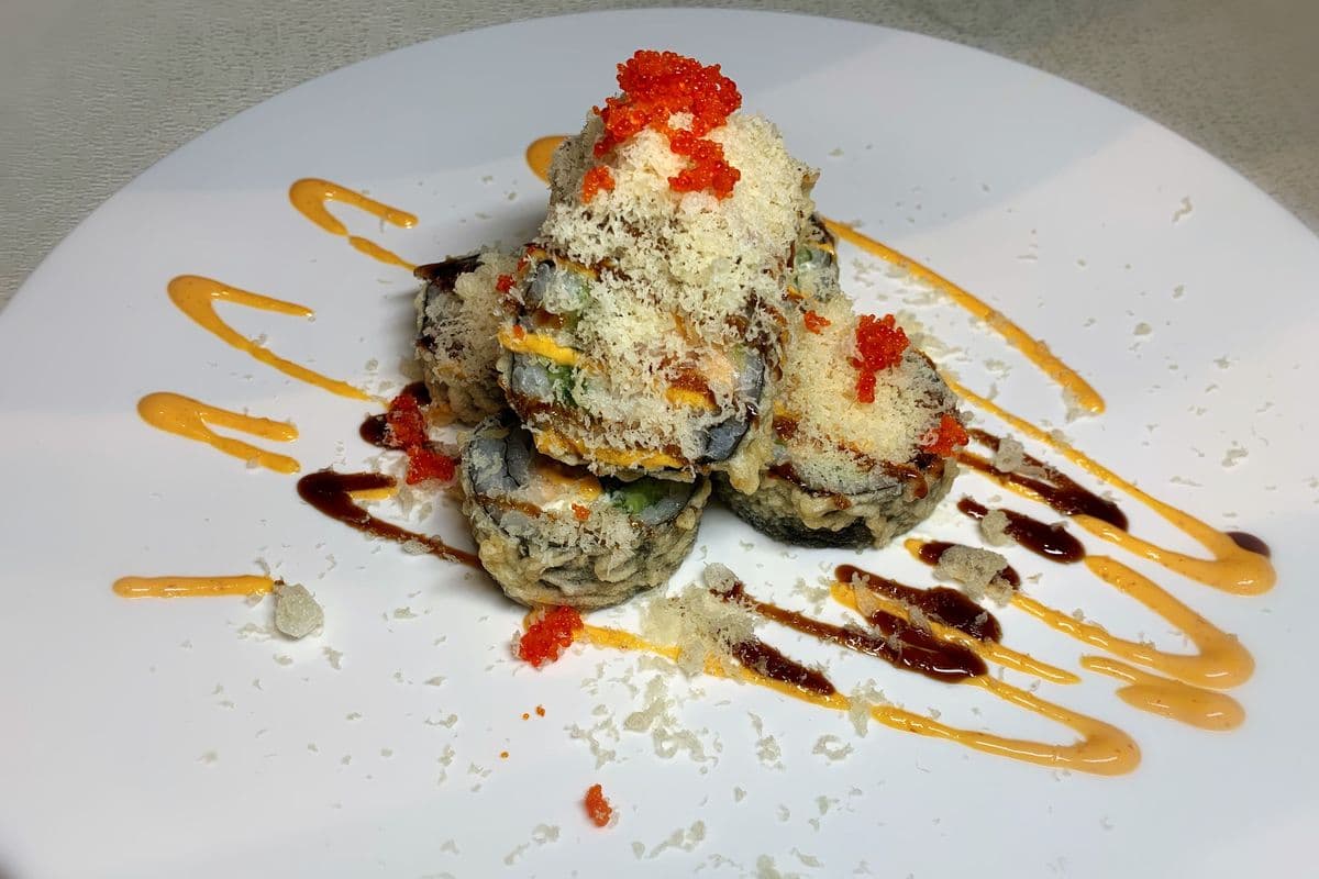 84. Volcano Roll (6 pcs)