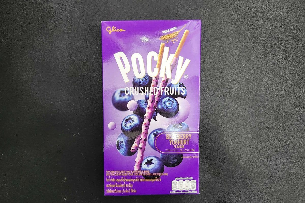 Pocky Crunshed Fruits BluberryYoghurt Biscuit Sticks