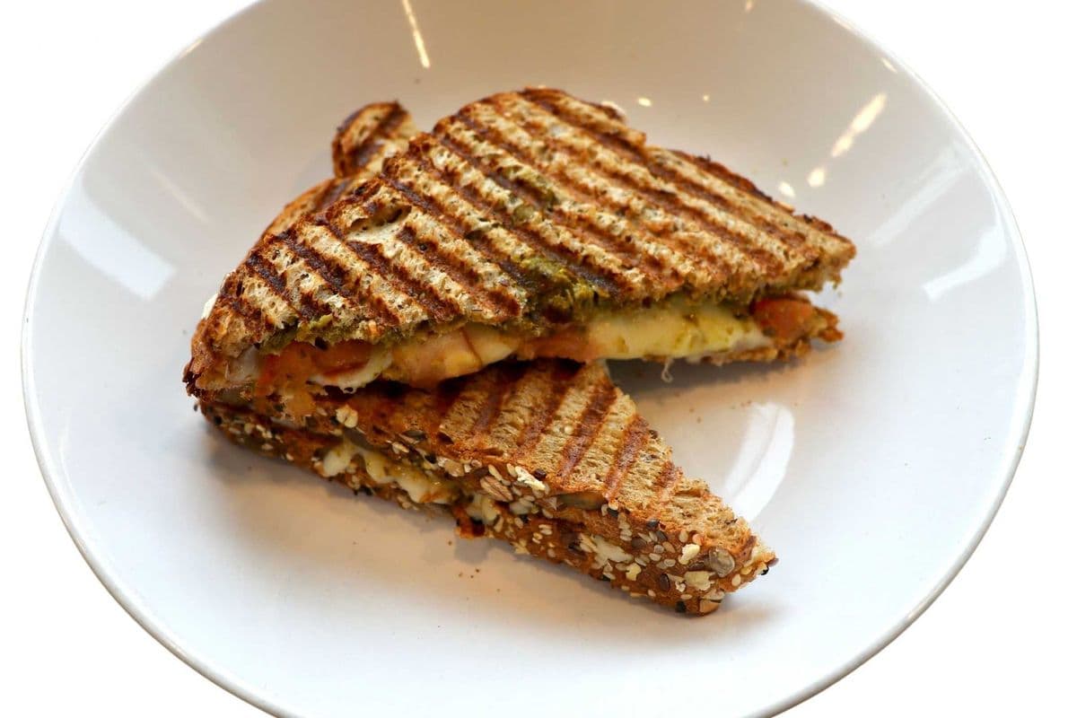 Pesto Grilled Cheese (430 Cal)