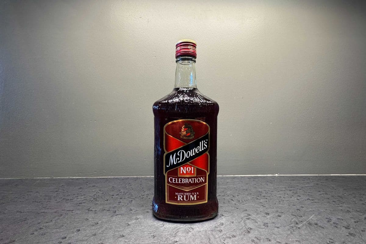 MCDOWELLS NO.1 RUM 750ML BTL (1 x 750 ml)