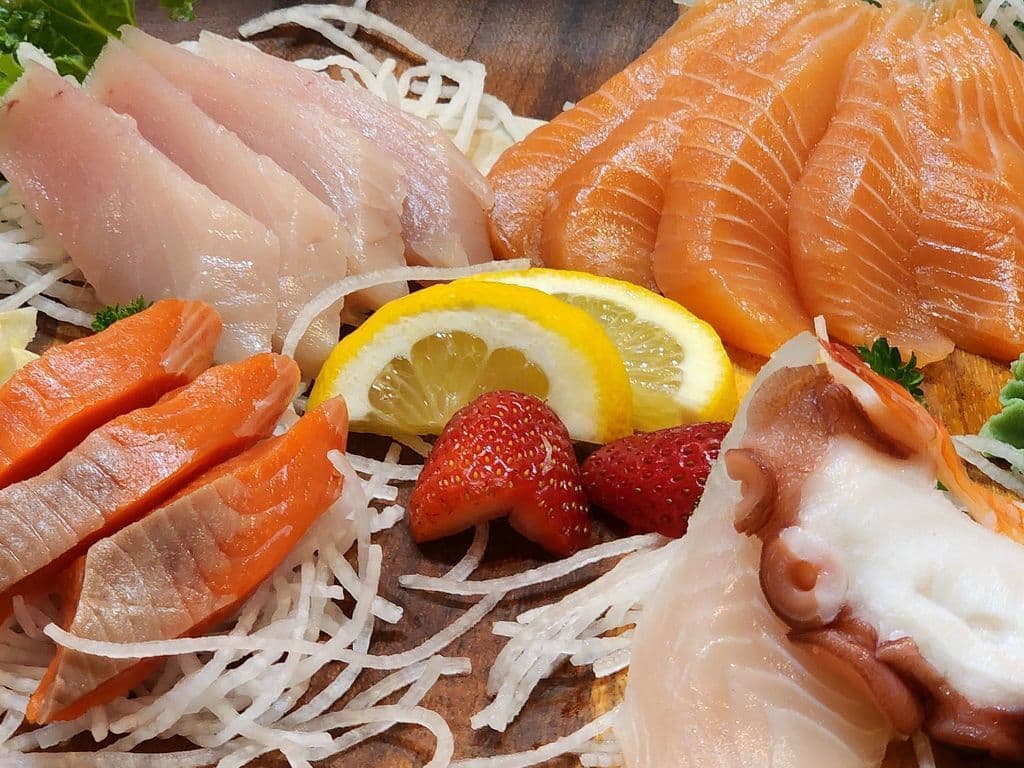 Chef Special Sashimi (24pcs)