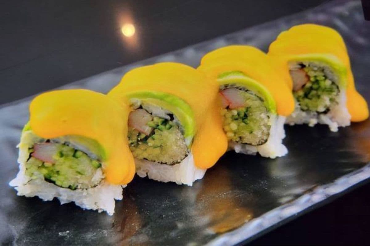 Mango Rose Maki (8pcs)