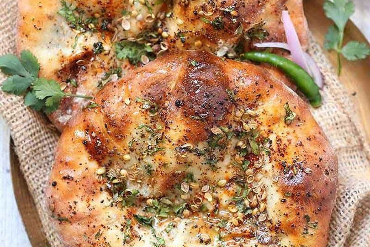 Amritsari Kulcha (1 pc)