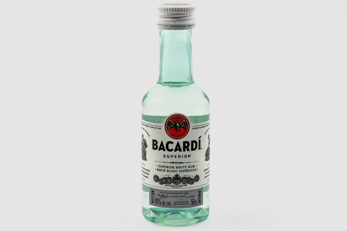 BACARDI SUPERIOR WHITE RUM (1 x 50ML) (1 x 50 ML)