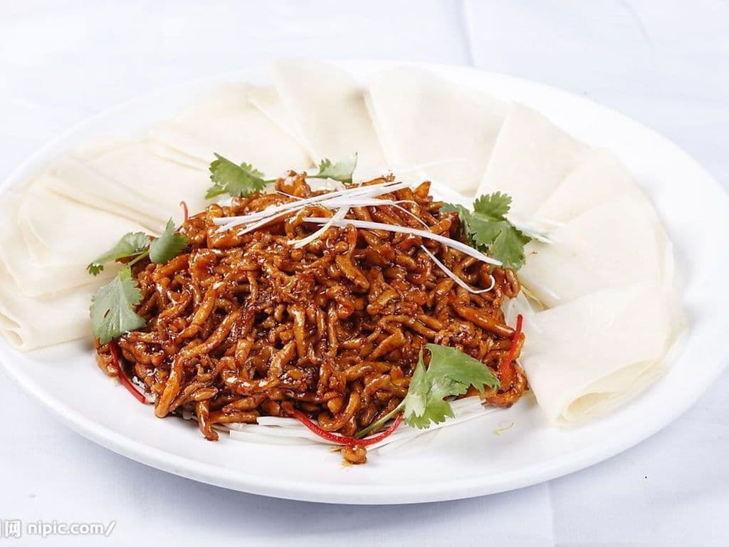 Beijing Style Shredded Pork(served with pancake)京酱肉丝跟薄饼