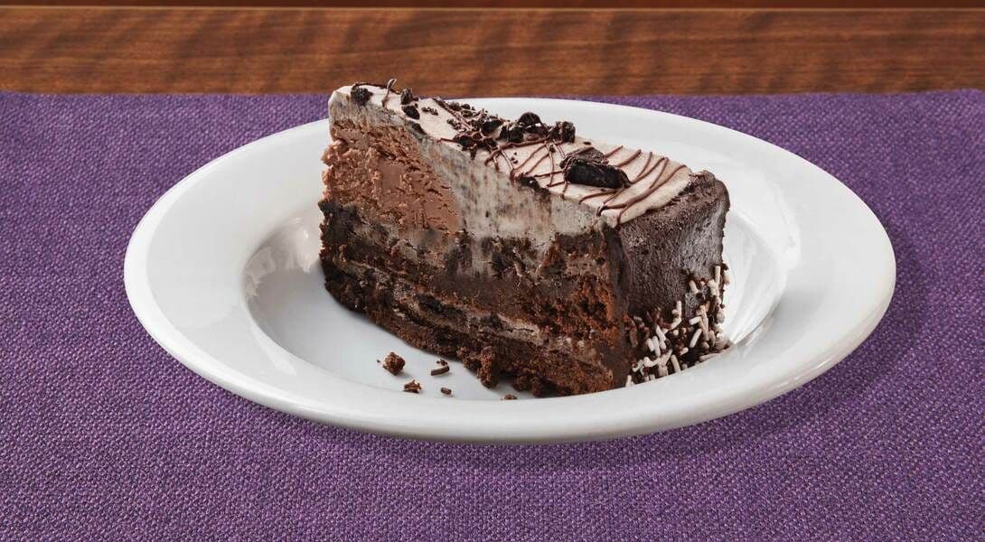 COOKIES AND CREAM CAKE