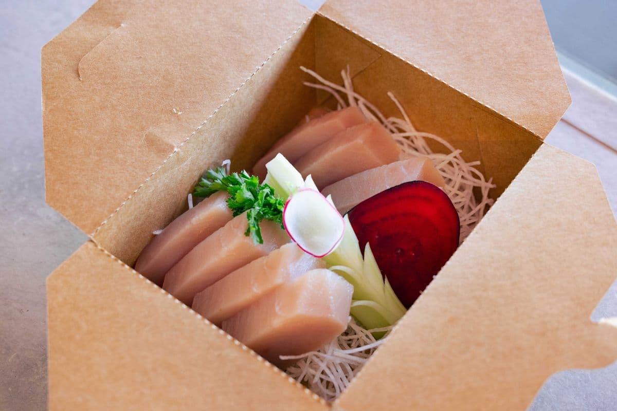 Tuna Sashimi (8 Pieces)