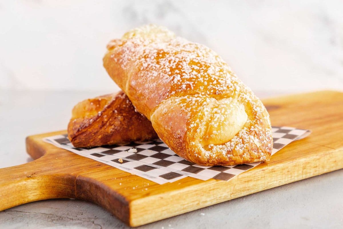 Cheese Danish (6" x 3")