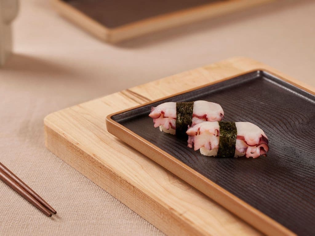 Octopus Sushi (2pcs)