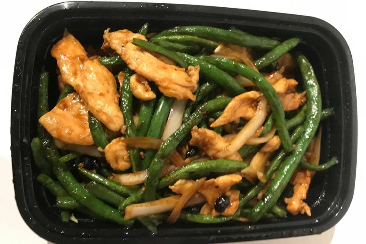 36F. Poulet et haricots verts avec sauce aux haricots noirs / Chicken and Green Beans with Black Bean Sauce