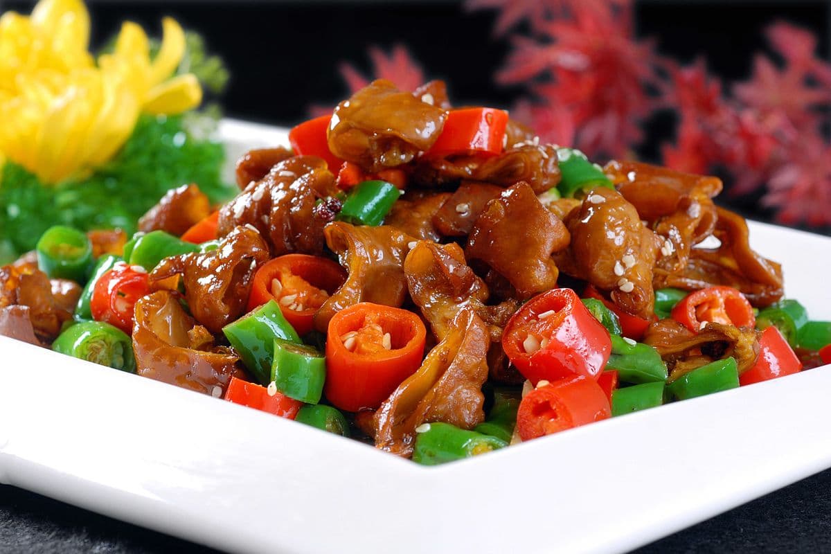 85 Stir Fried Pork Intestines with Hot Green Pepper 九转尖椒肥肠