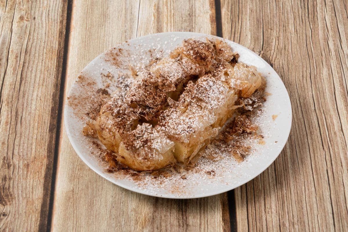 Bougatsa
