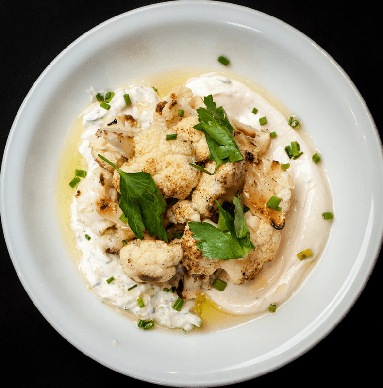 Chou-fleur au four à bois et dips / Wood-Oven Roasted Cauliflower and Dips