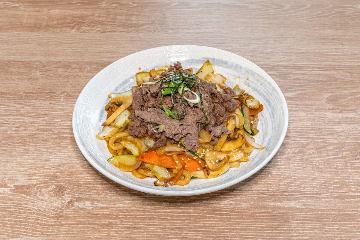 26. Beef Yakiudon 비프 볶음 우동