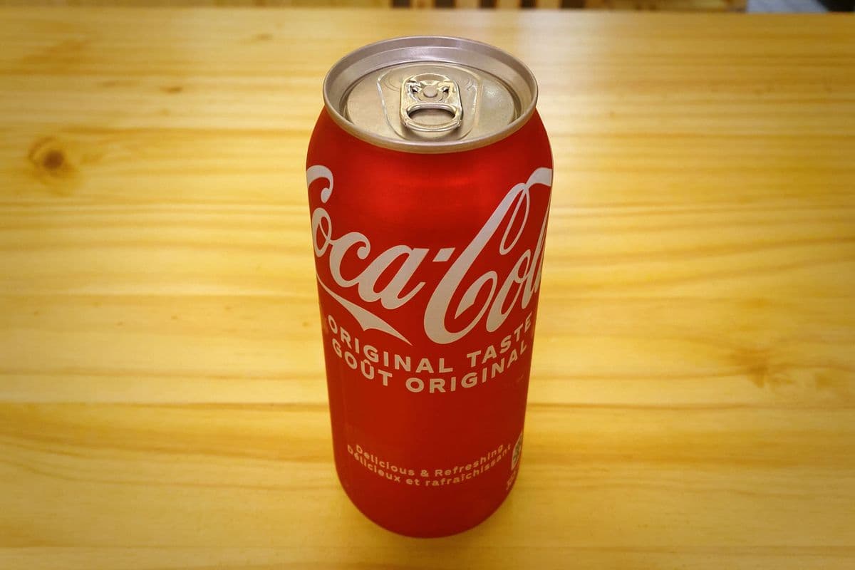 Coca-Cola (335 ml)