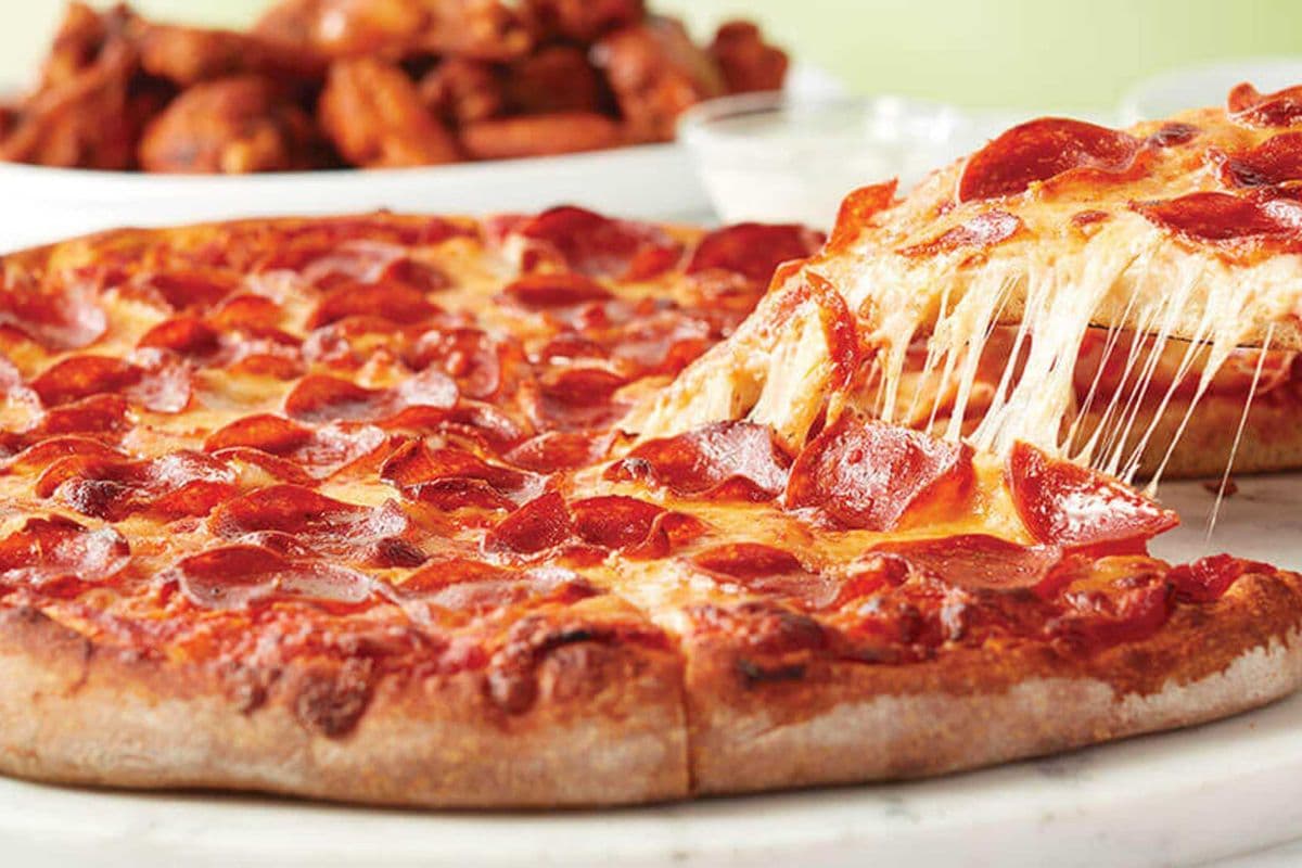 12" Medium Pizza with 2 lb Wings
