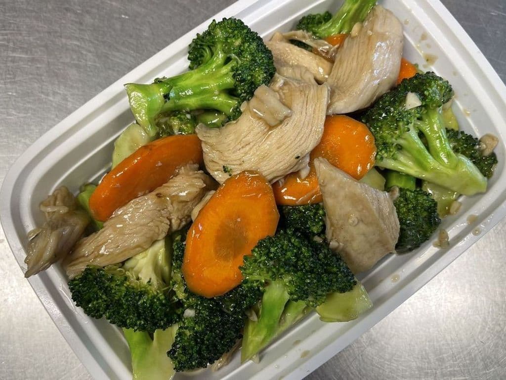 25. Chicken with Broccoli
