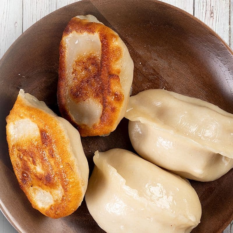 P4. Pan Fried Dumpling (Chicken, 4Pcs) / P4. 煎雞肉鍋貼 (4個)