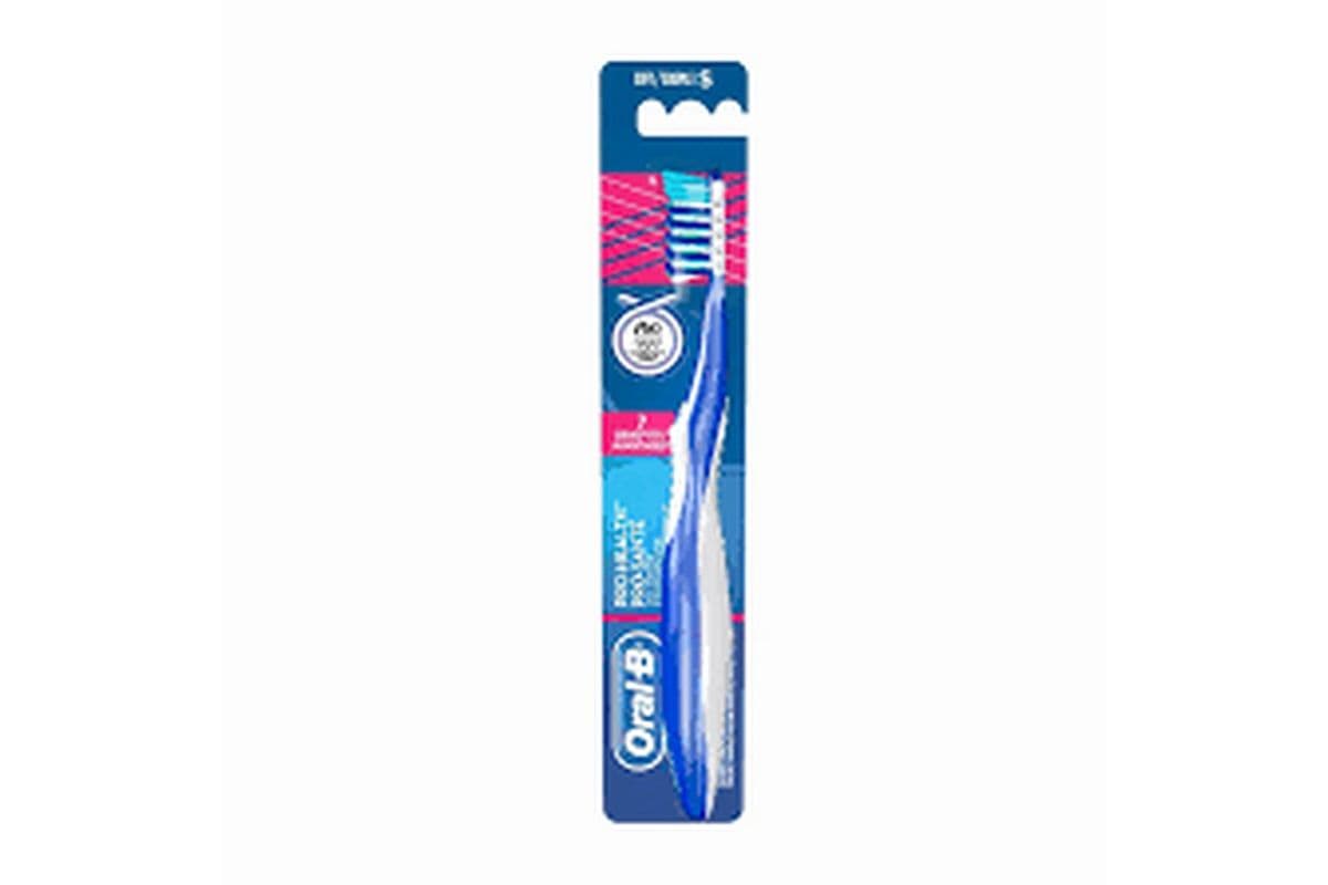 Oral B Classic Ultra Clean Toothbrush Medium (1 ct)