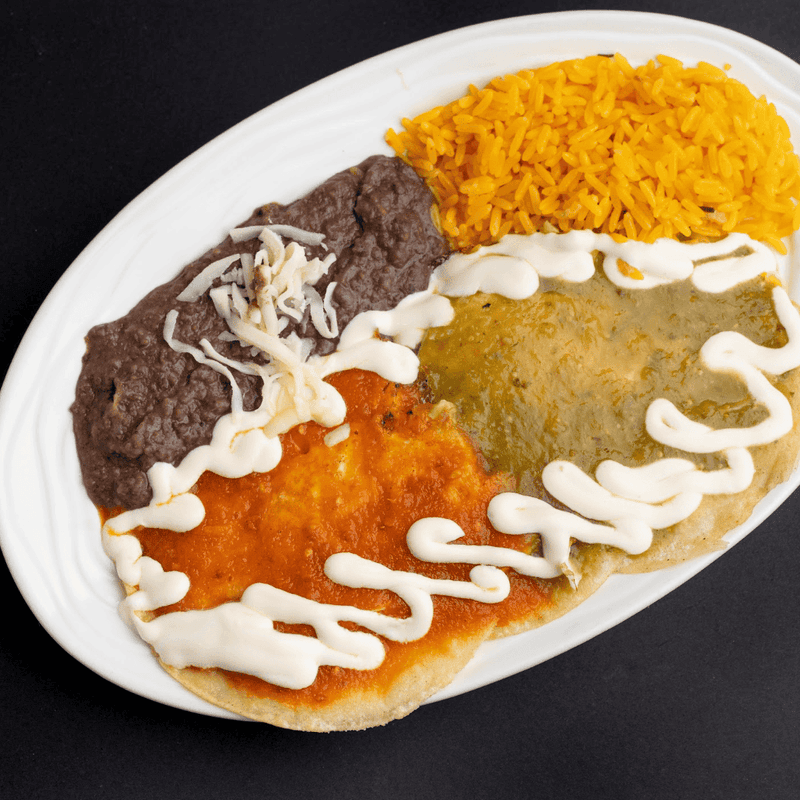 Huevos divorciados + cafe + churro / Huevos divorced + coffee + churro