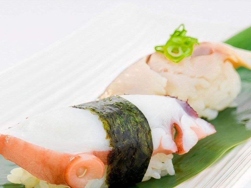 Octopus Sushi (2 pcs)