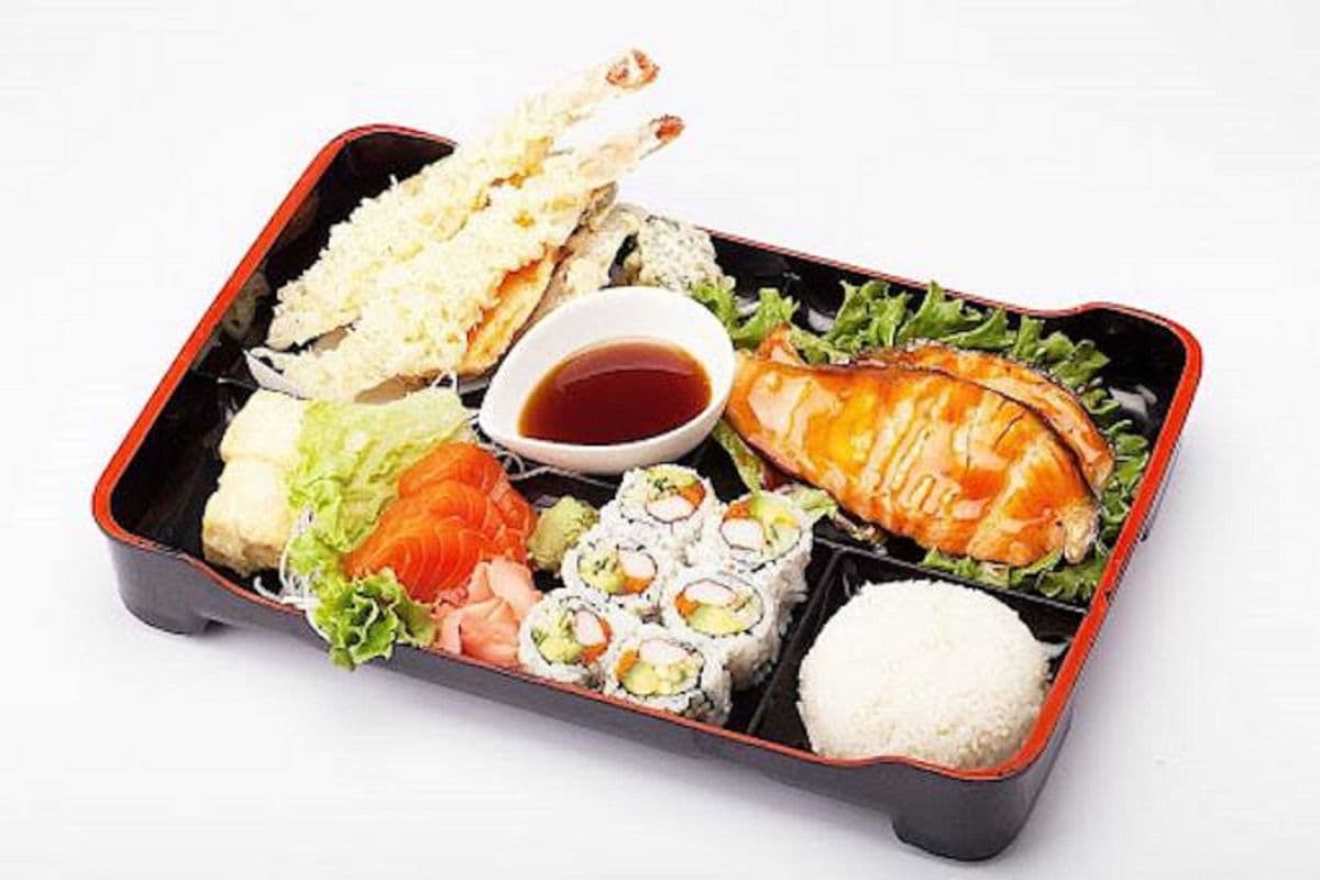 Deluxe Vegetarian Bento Box ( )