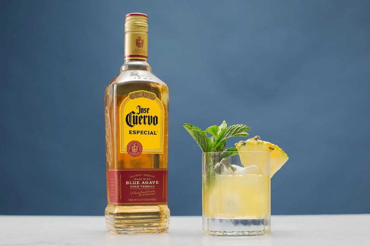 Jose Cuervo Especial Gold (750 ml) (1 x 750ML)