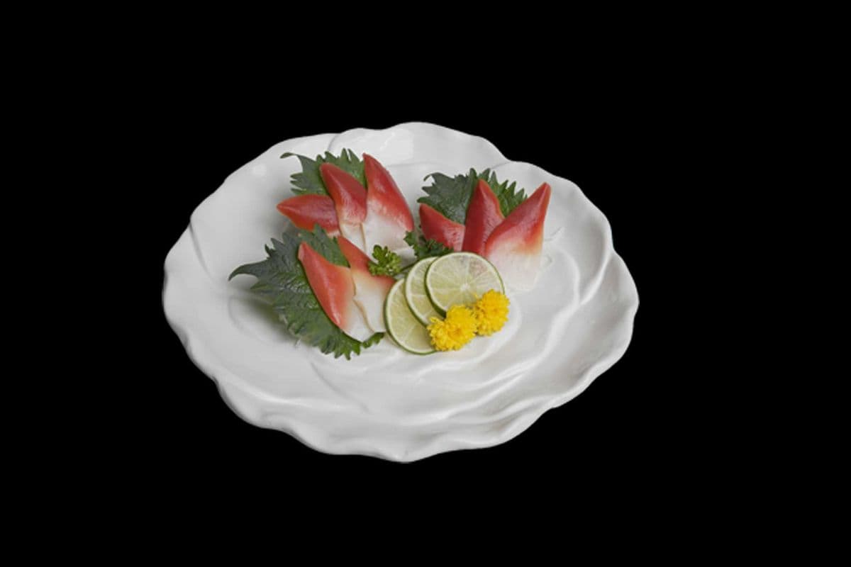Hokkigai Sashimi (8 pcs)