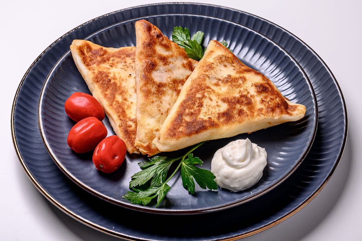 BENDERYKY / FLAT STUFFED CREPES with Beef (3 pc) (150 Cal)