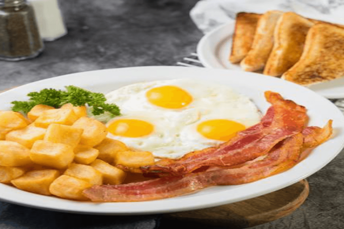 Three Eggs with Meat