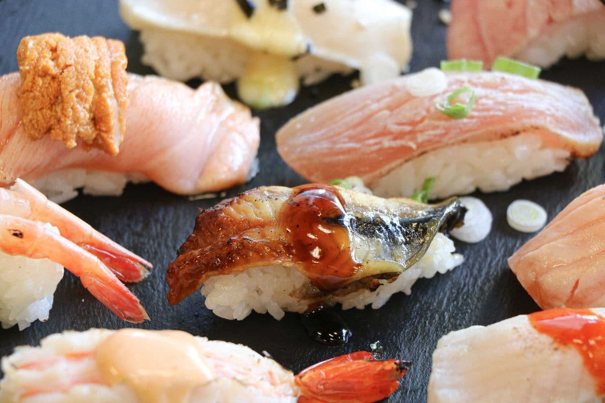 SSD07 12pcs assorted aburi sushi