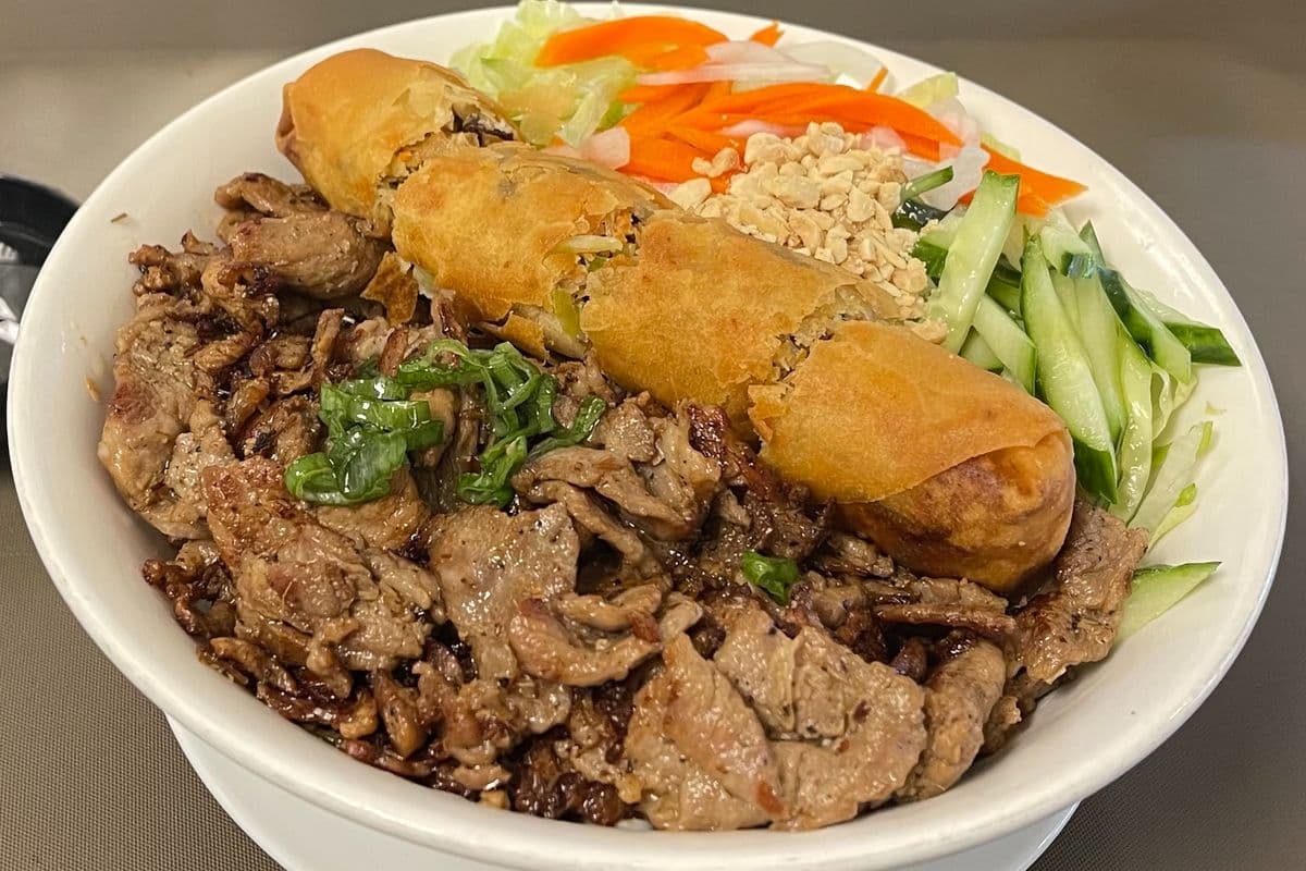 B4. Grilled Lemongrass Pork Slices & Spring Roll on Vermicelli / Bún Thịt Nướng Chả Giò
