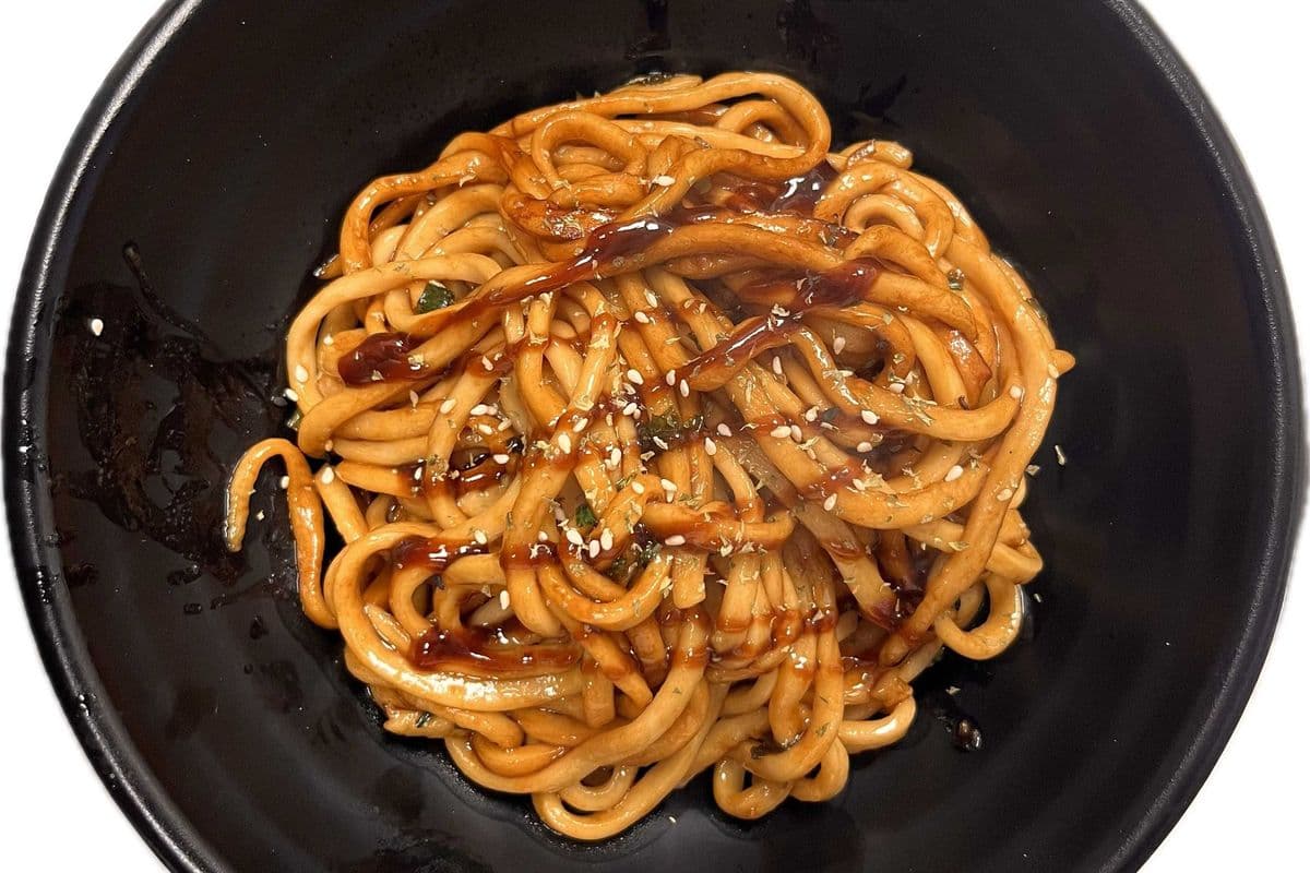 C10. Nouilles à l'Huile de Ciboulette / Noodles with Chive Oil