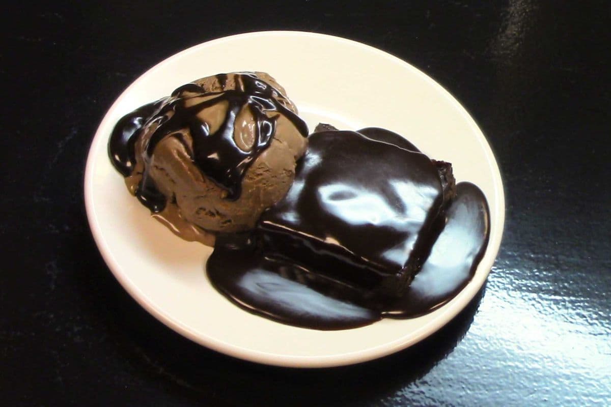 brownies avec crème glacée au chocolat