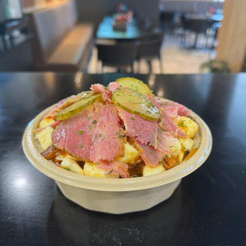 Poutine à la viande fumée