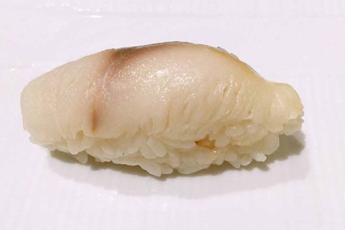 S05. Mackerel Sushi (2 pcs)