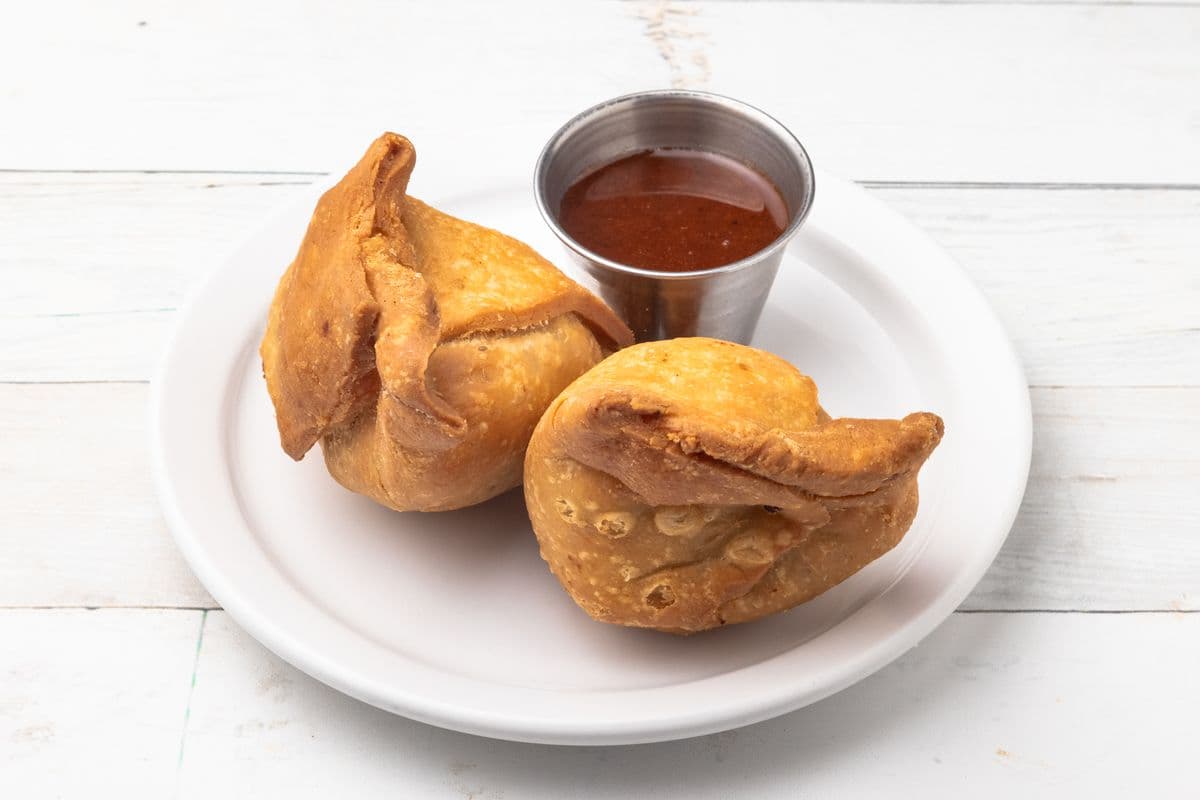 Samosa Végétarien (2 mcx) / Vegetarian Samosa (2 pcs)