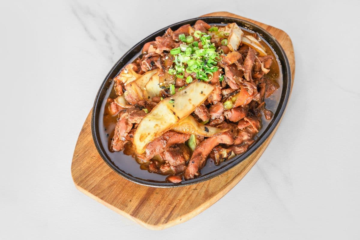 Poulet de sauce soja BBQ Grille avec riz(220 g) / BBQ Grilled Soy sauce Chicken with rice