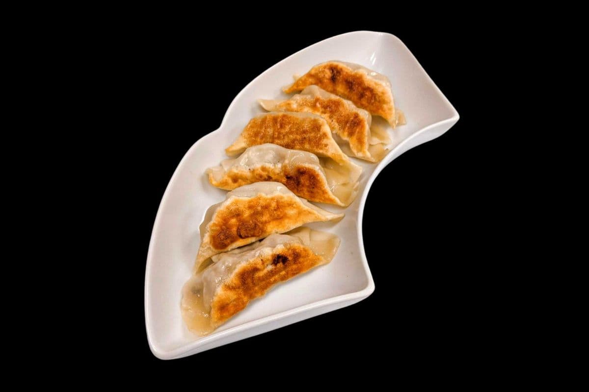 Grilled Gyoza (8 Pcs)