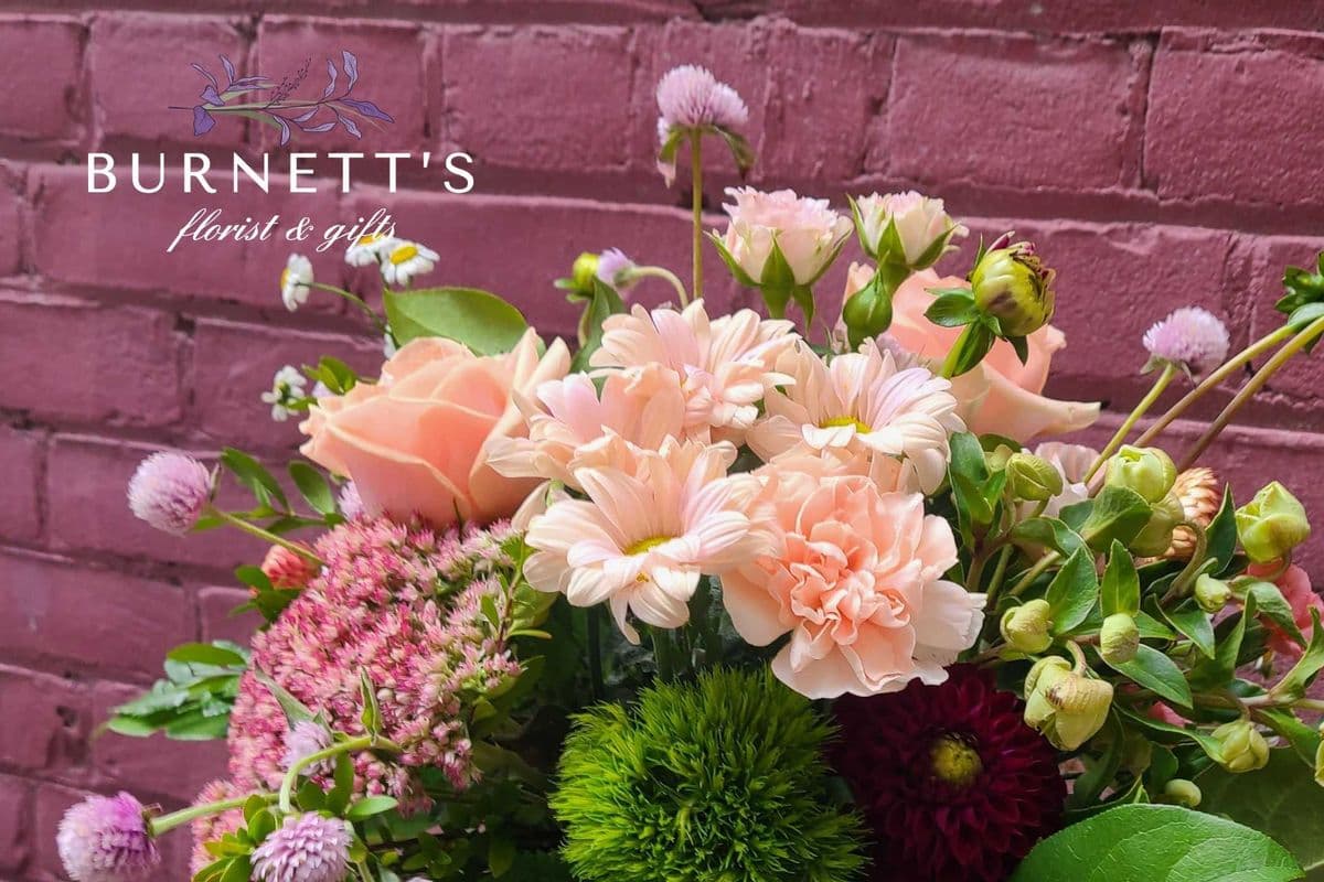 Deluxe Traditional Vase Arrangement