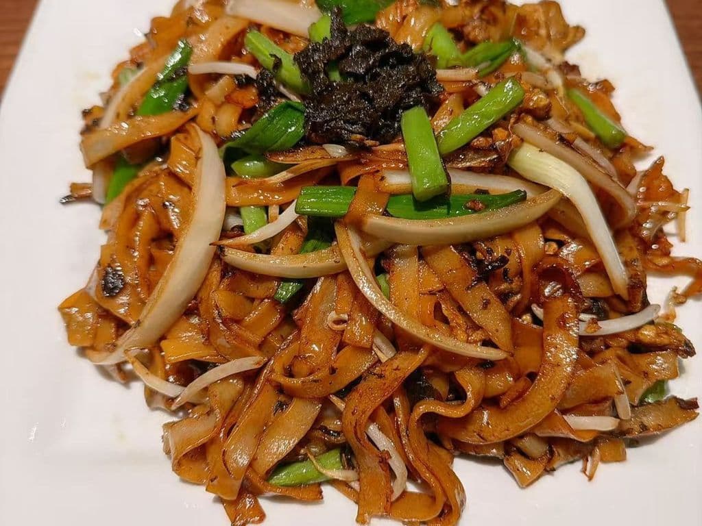FR11.Fried Rice Noodle Minced Pork