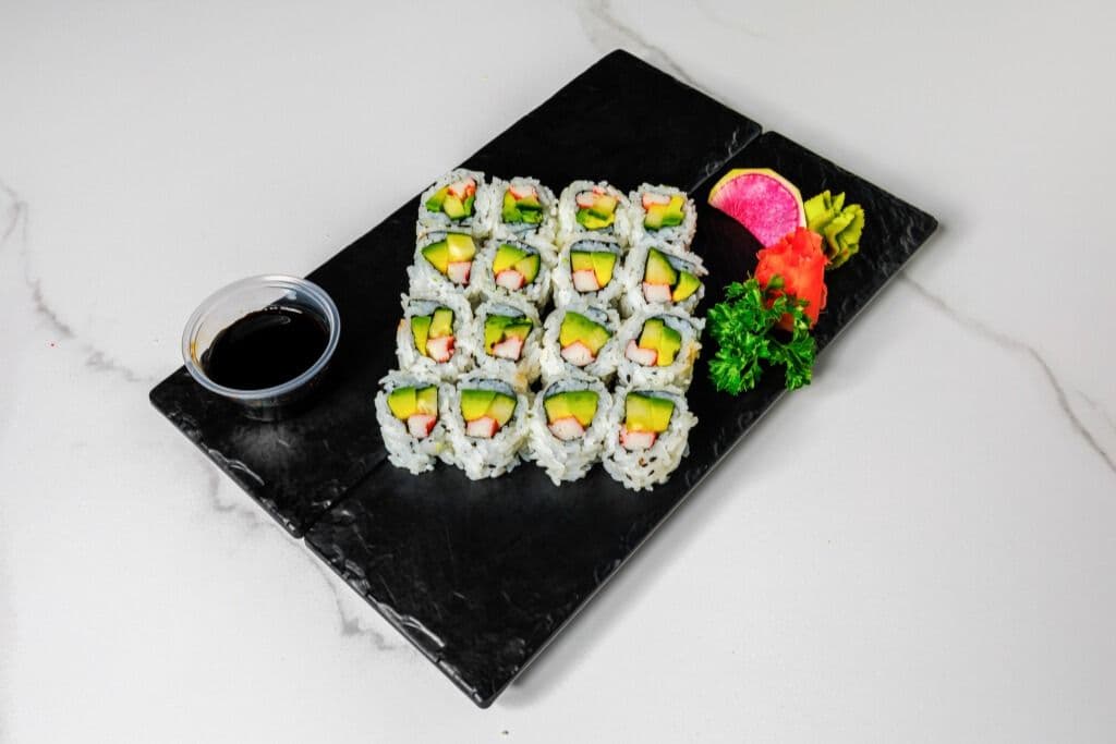 California Special Roll (16 pcs)