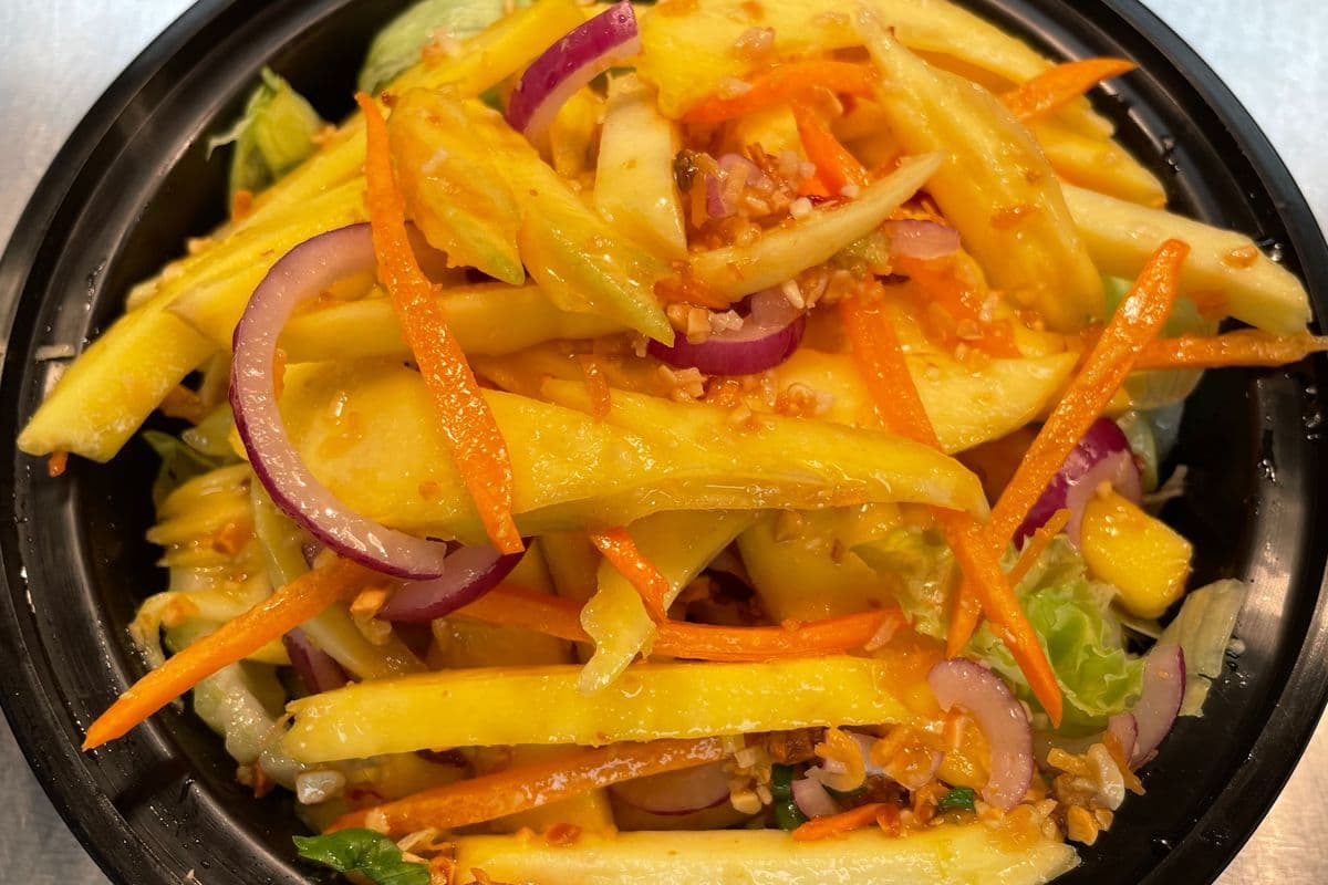 Thai Mango Salad (Yum Ma-Muang)