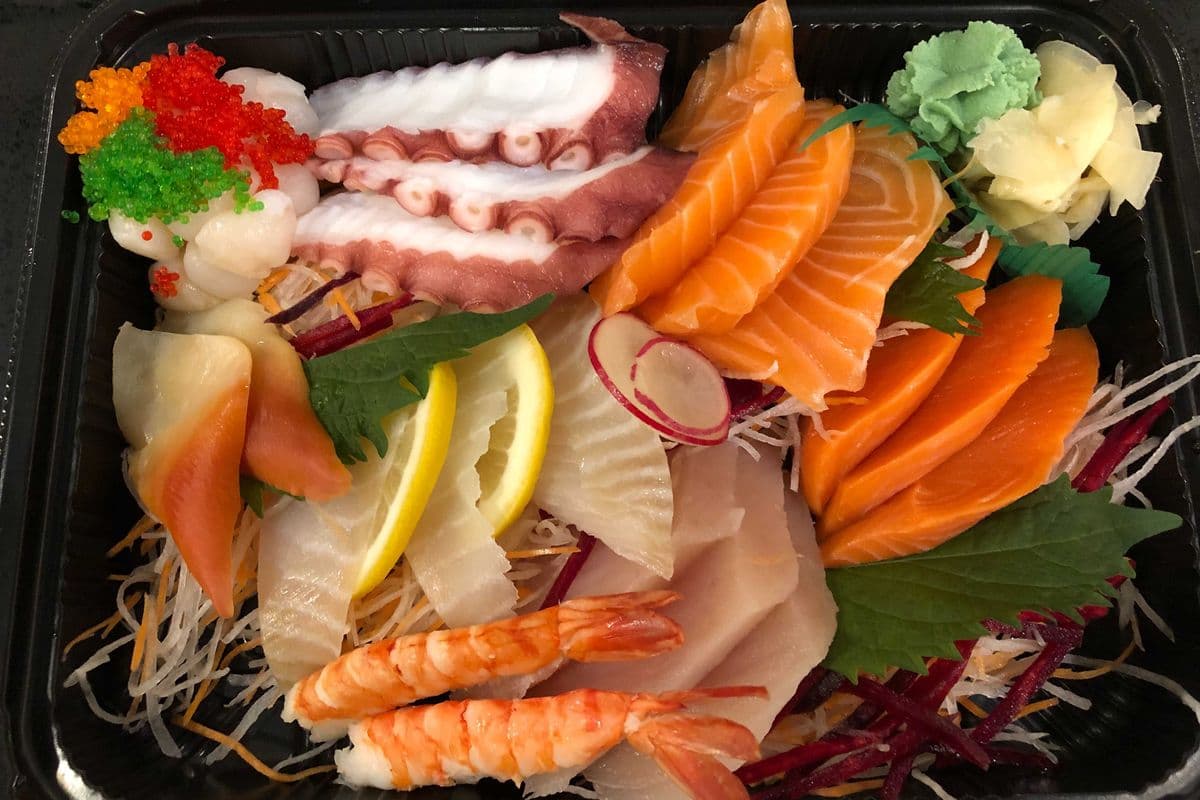 Assorted Sashimi (15 pcs)