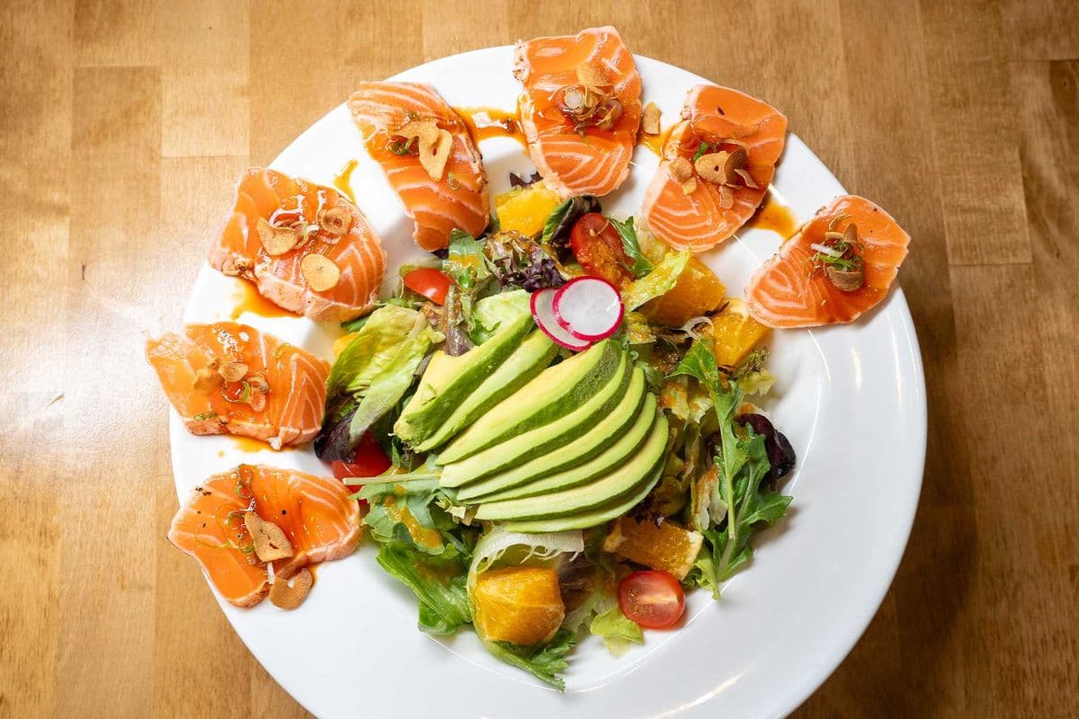 Salmon Tataki Avocado Salad