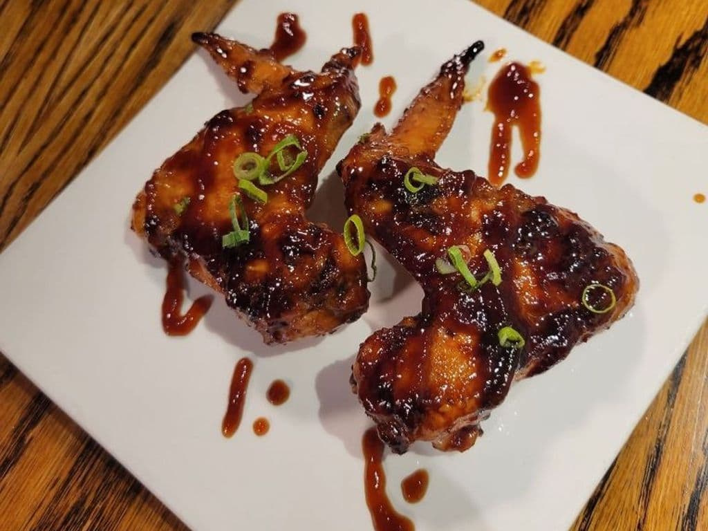 Grilled chicken wings