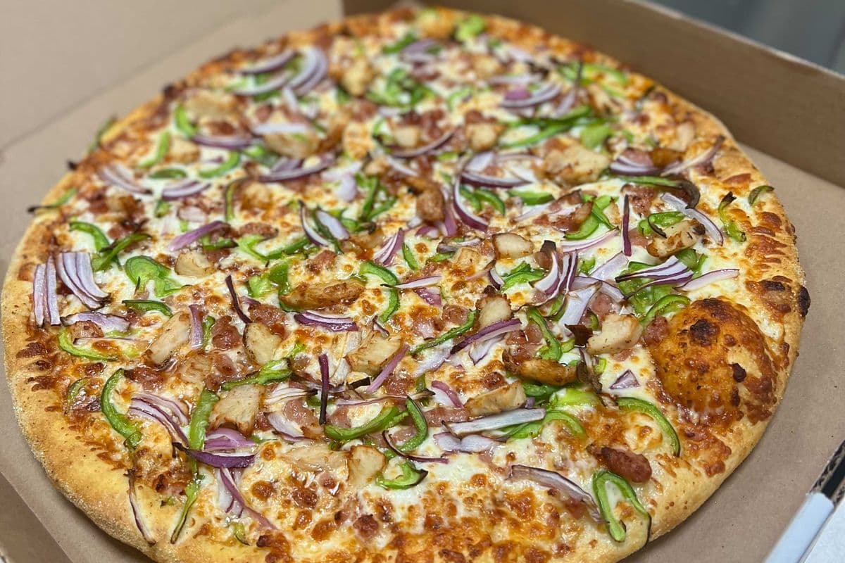 Large BBQ Chicken Pizza